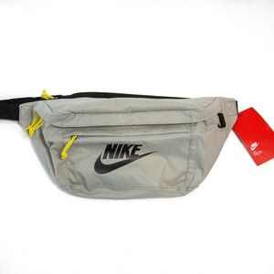 Nike Tech Hip Pack
